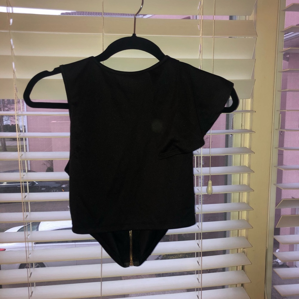 One sleeve shirt